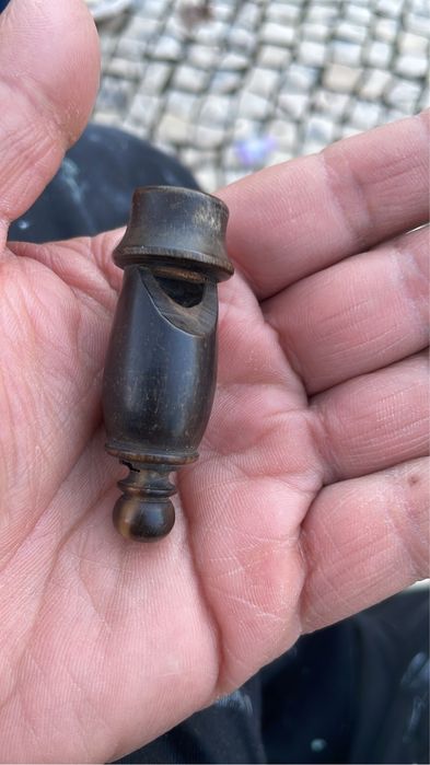 Antigo apito  material nobre