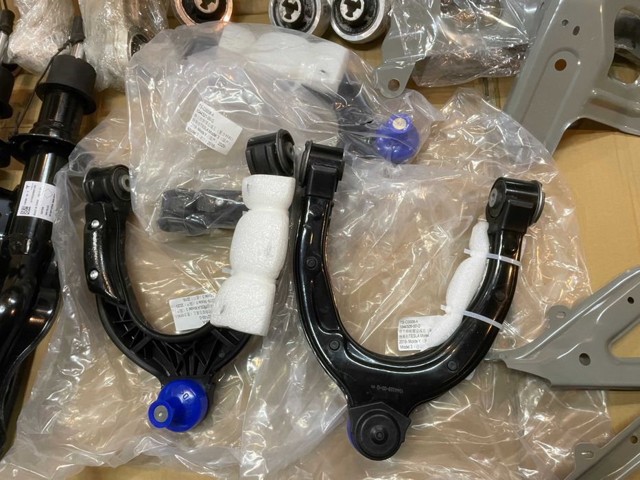 Рычаг подвеска Важіль підвіски Tesla Model Y Model 3