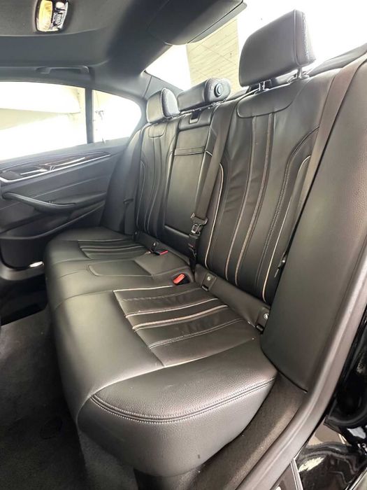 BMW 530e      2020