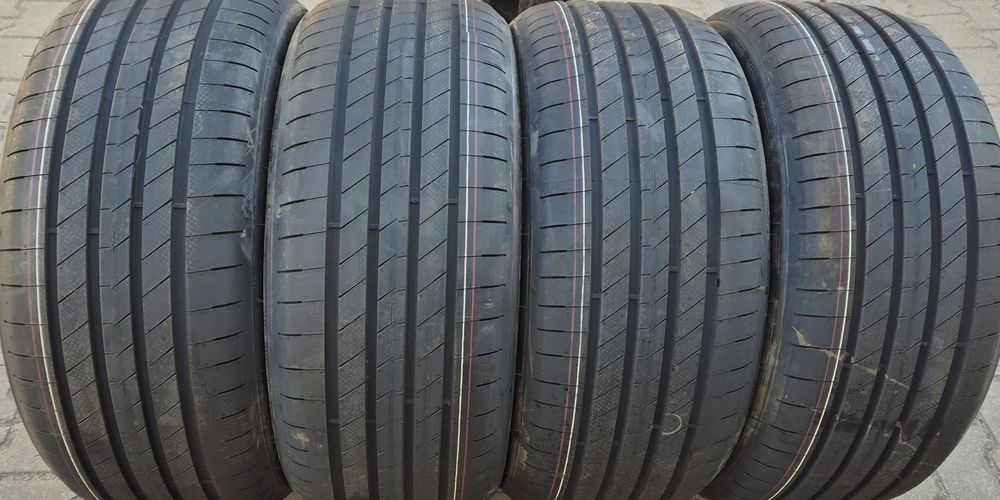 4x 255/40R21 Goodyear Asymmetric 6 *