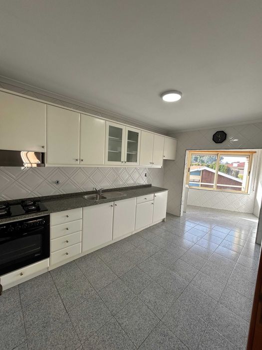 Apartamento T2 com Suite | 104 m² | Garagem | Grijó (Seixezelo)