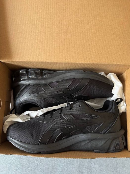 Оригінальні кросівки Asics модель Gel-Quantum 90 IV розміри 39, 40.