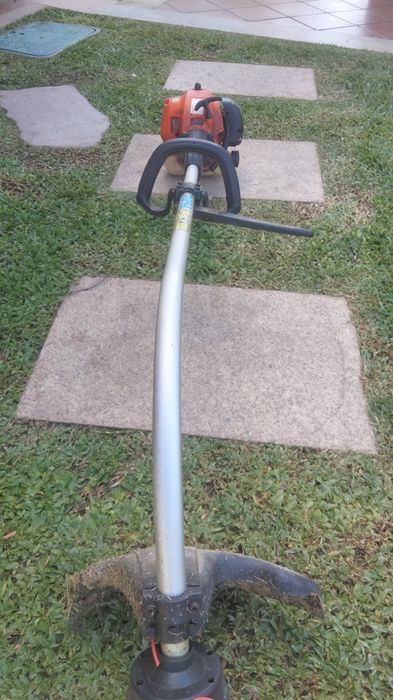 Roçadeira de mão
