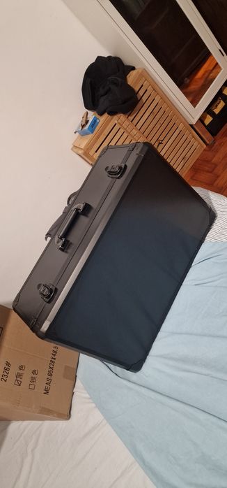 Mala aluminio  com chave