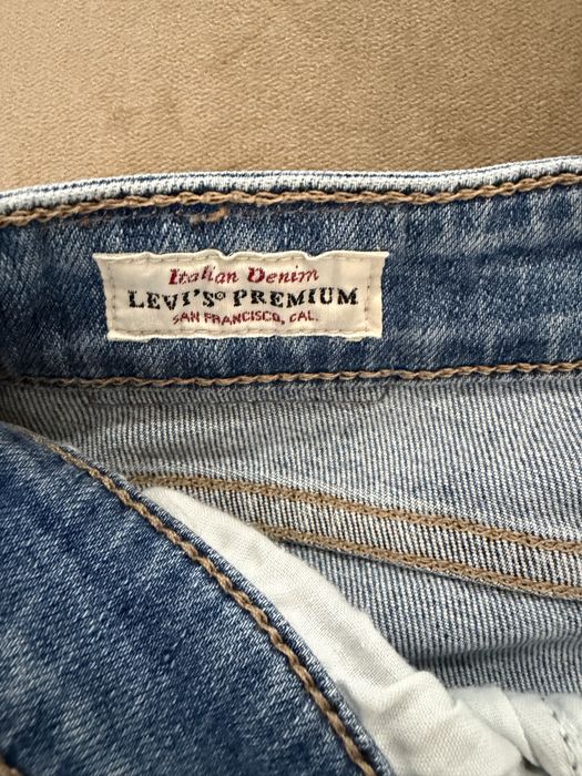 Жіночі джинси Levis