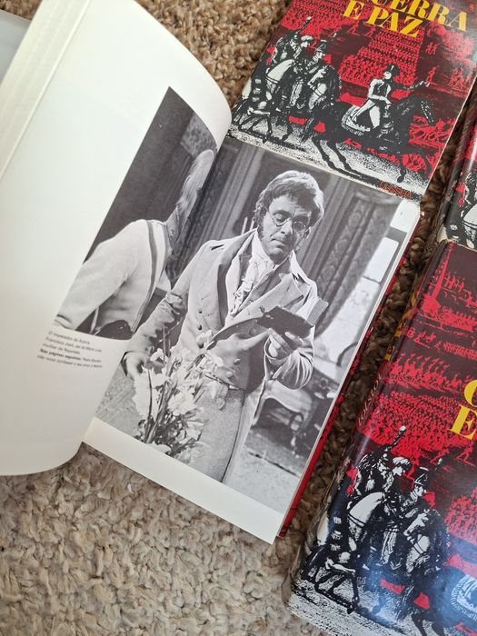 Guerra e Paz de Leon Tolstoi completo quatro volumes