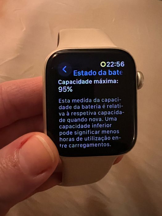 Apple Watch SE (GPS + Cellular)