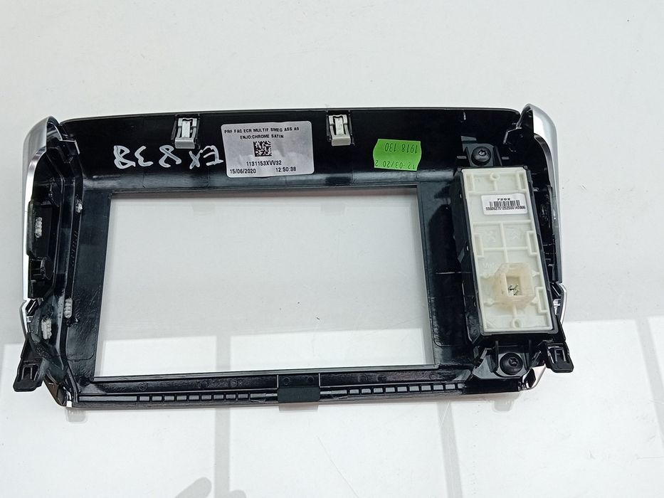 Moldura da consola central / rádio / aro PEUGEOT 208
