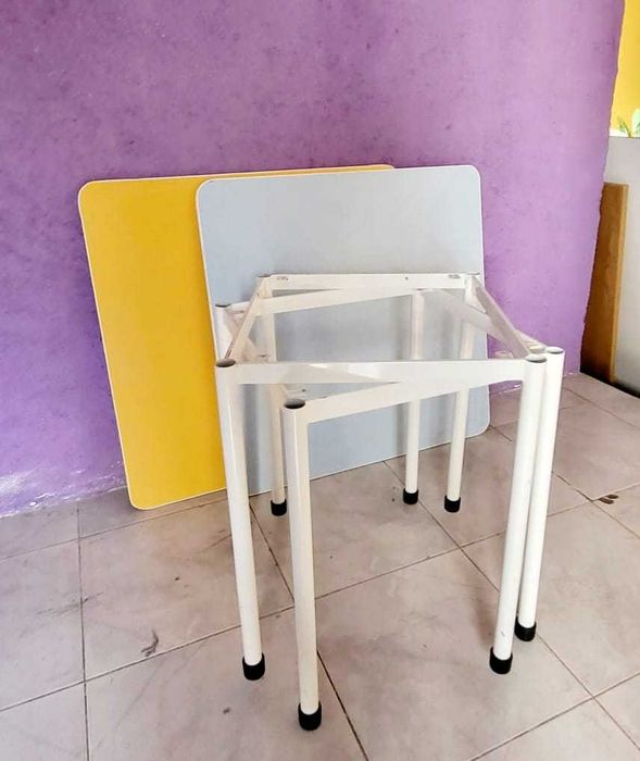 Mesas , Secretárias e  quadros