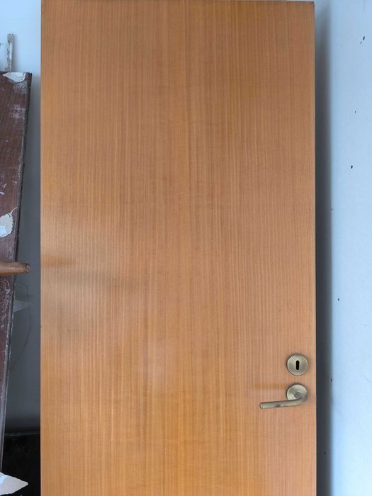 Porta em faia como nova para despachar