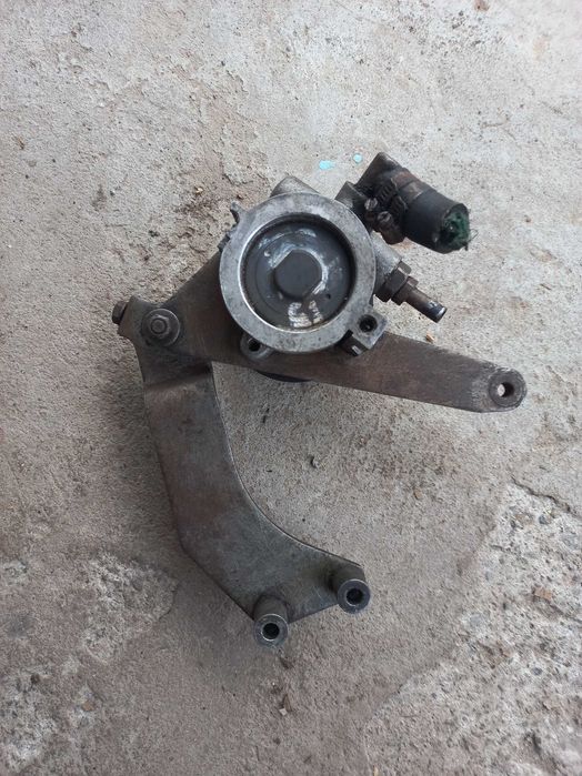 Насос ГУР Golf2,3  jetta2 , seat ,vento