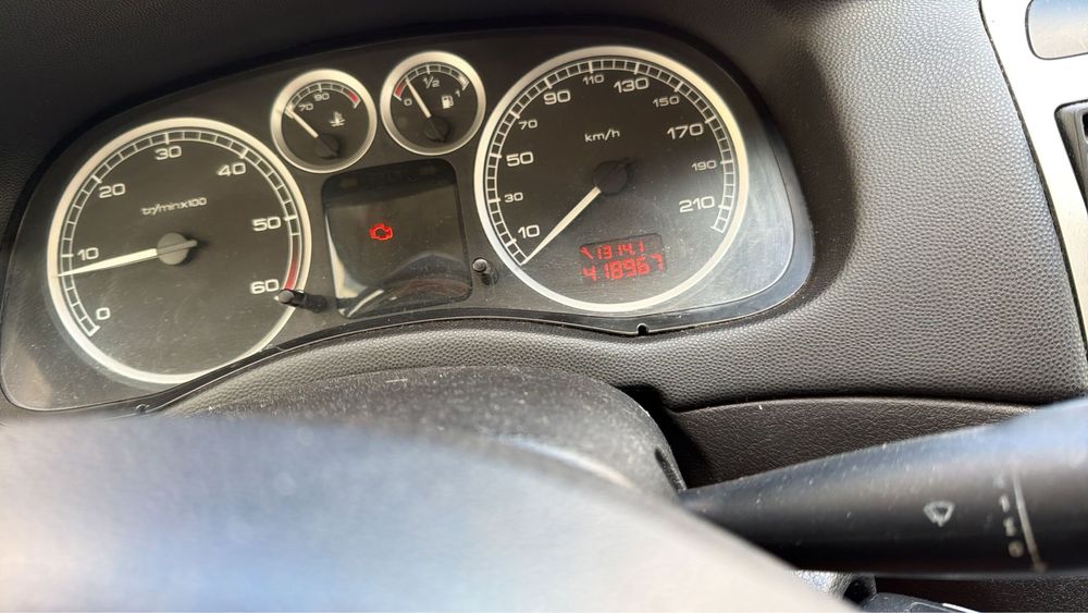 Vendo um peugeot 2005