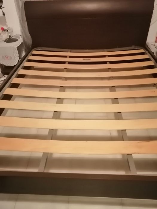 Estrutura de cama de casal 2,00m X 1,68m. O valor é sem estrado.
