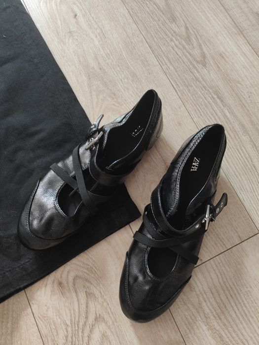 женский джинсовый костюм Zara, p. s/m, кеды черные Zara  р. 38