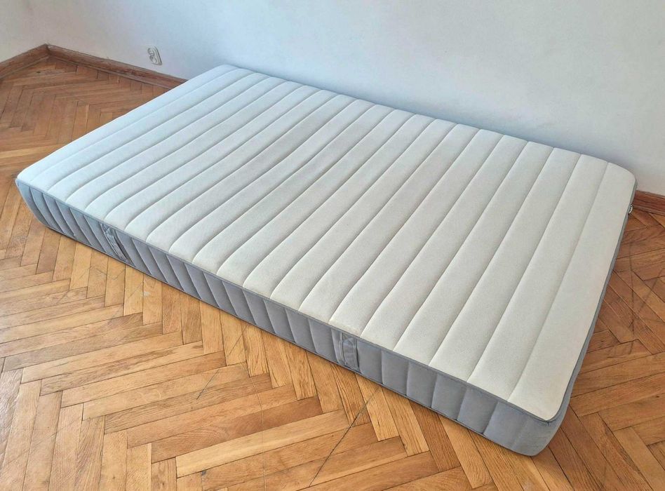Materac IKEA średniotwardy 140x200 cm