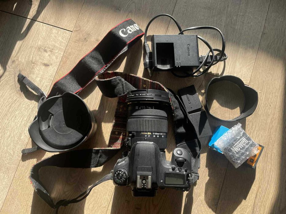 Aparat Canon eos 77D + 2 obiektywy + baterie + akcesoria