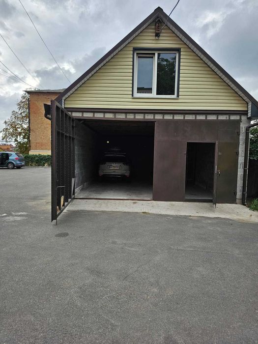 Срочно!!!Продам гараж в центре с документами. Собственник.120 кв.м.