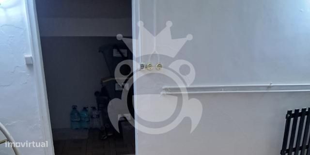 Prédio com Habitação e Comercio
