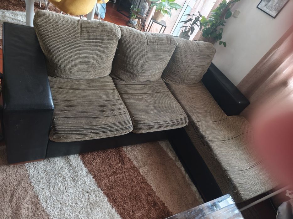 Vendo sofá em ótimo estado e mesa de centro