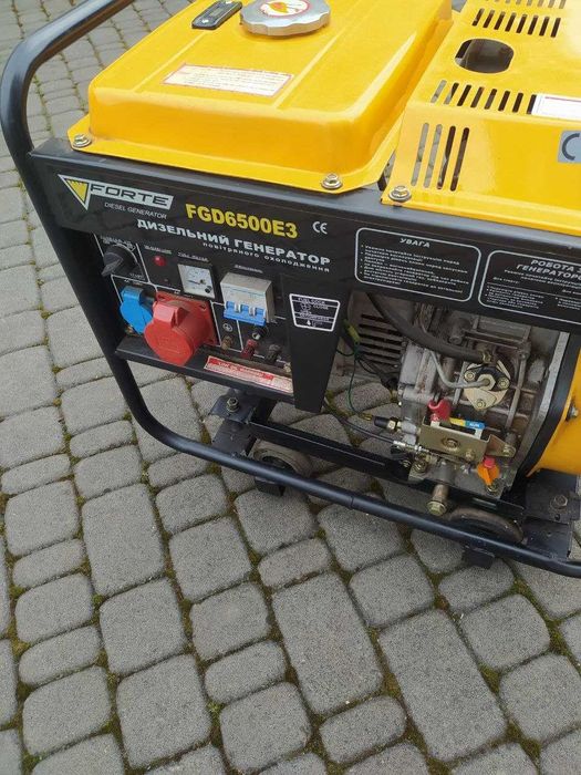 Дизельний генератор Forte FGD 6500E3 220-380V