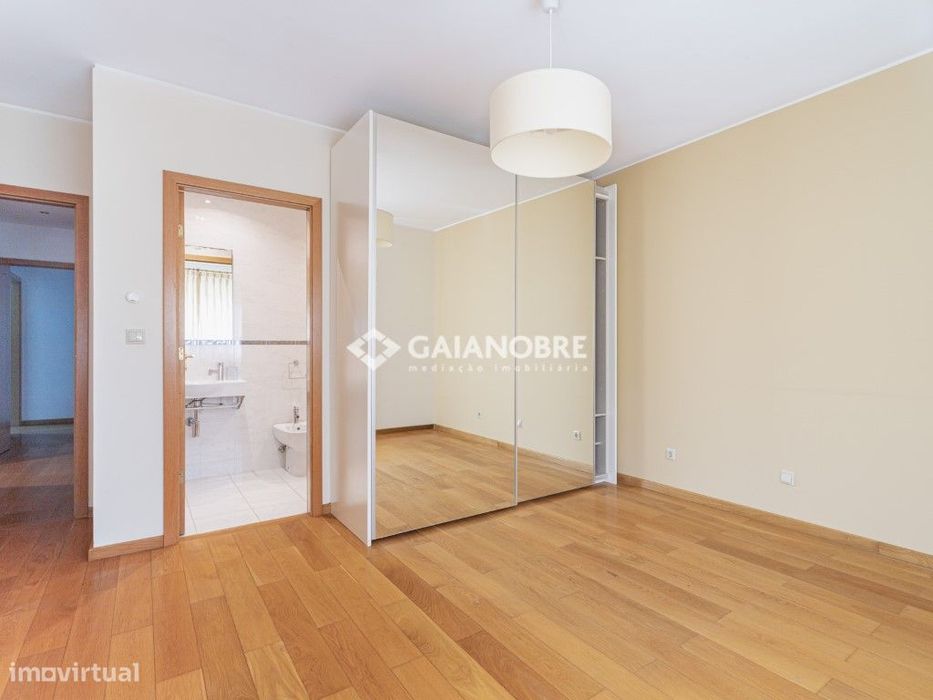 T2+1 em Santa Marinha