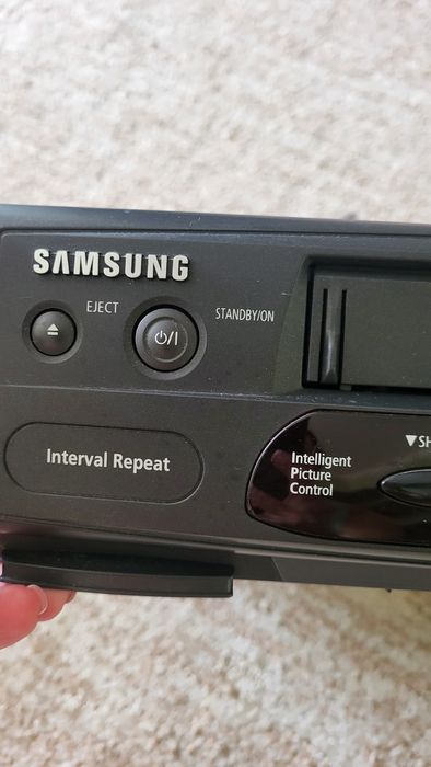 Продам видеомагнитофон SAMSUNG   SVR 141