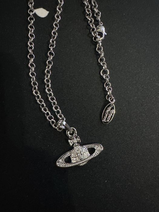 Colar Prateado Vivienne Westwood