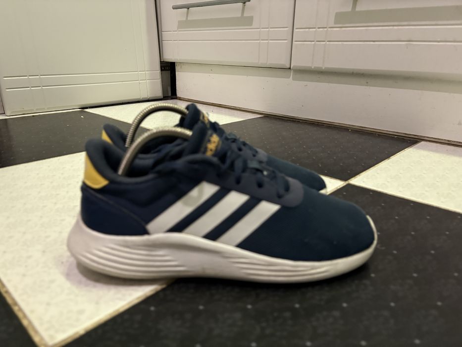 кросівки Adidas