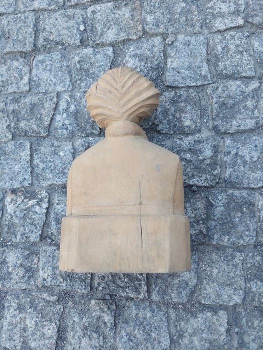 Rzeźba Mikołaj Kopernik z drewna