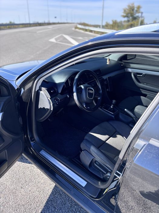 легковий автомобіль Audi
