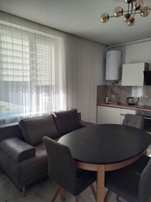 Подобово. Затишний будинок у центрі