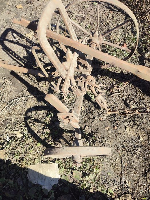 Продам плуг кіний