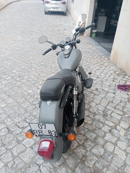 Vendo a minha Keeway Superlight 125cc