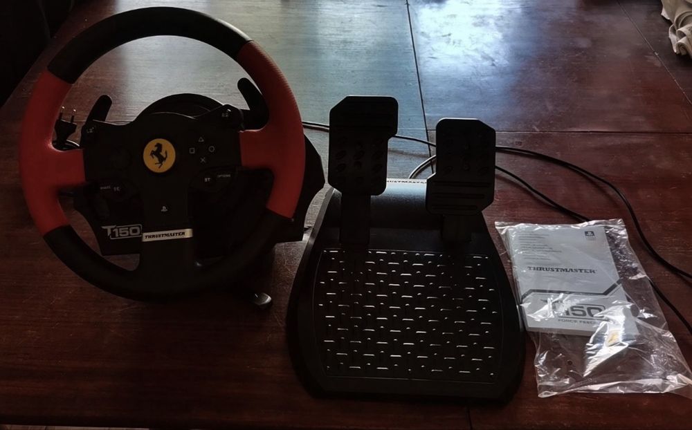 thrustmaster t150 ferrari (volante + pedais) Edição Especial