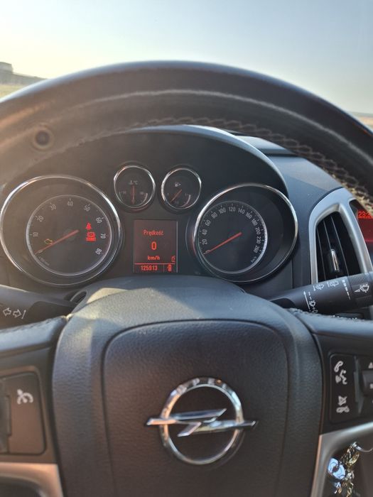 Samochód Opel Astra J