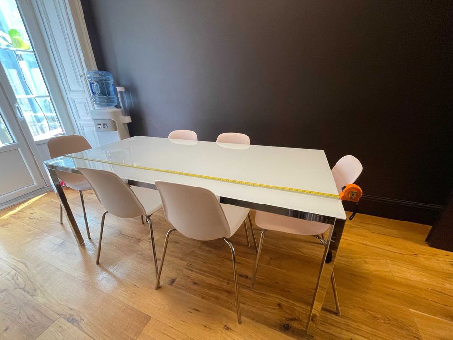 Conjunto mesa e cadeiras