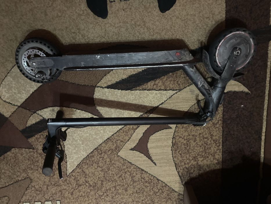 Електро самокат ксяомі