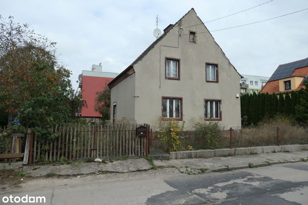 Dom do kapitalnego remontu - świetna lokalizacja