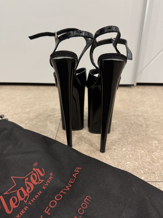 Босоніжки четвірки Pleaser чорні лакові, розмір 8