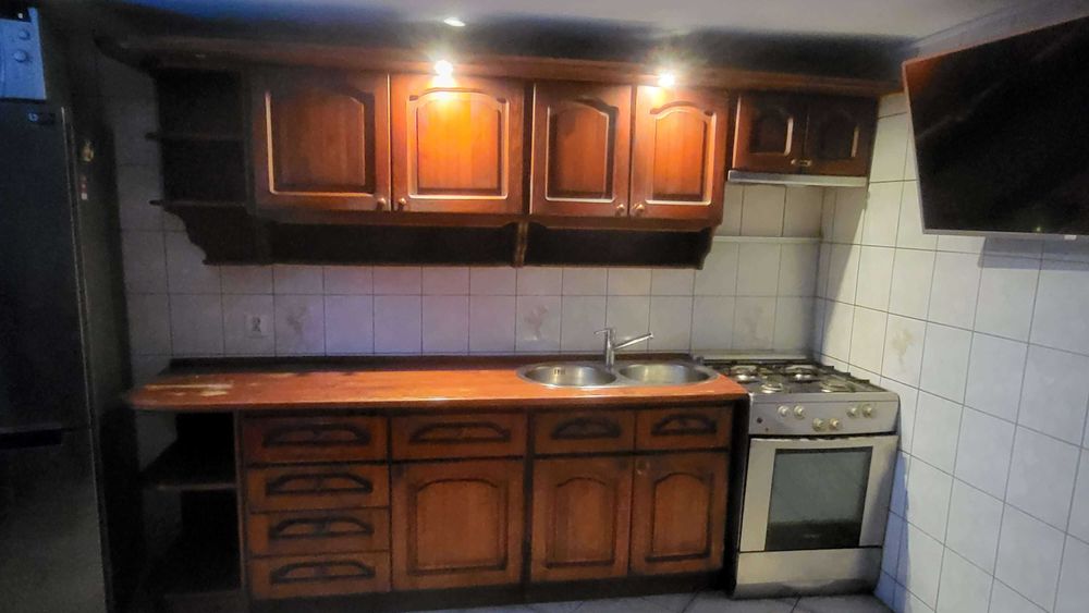 Meble kuchenne drewniane + komplet stół z ławkami + kuchnia i okap