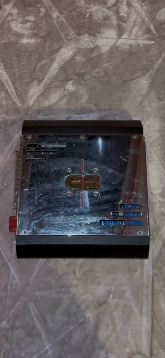 Wzmacniacz samochodowy gs-4300s