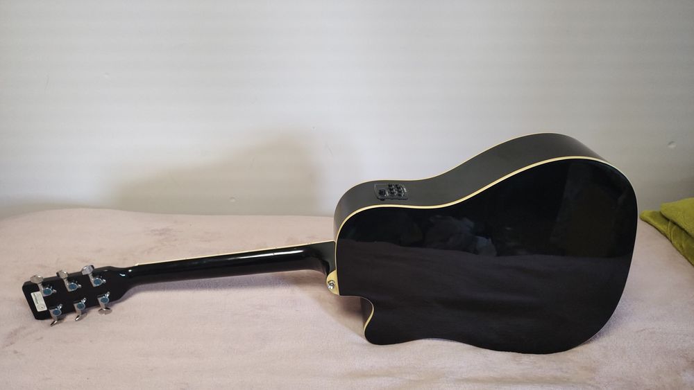 Ever Play AP-303CEQ GT-4 BK solidna gitara elektroakustyczna. Dobra cena !!