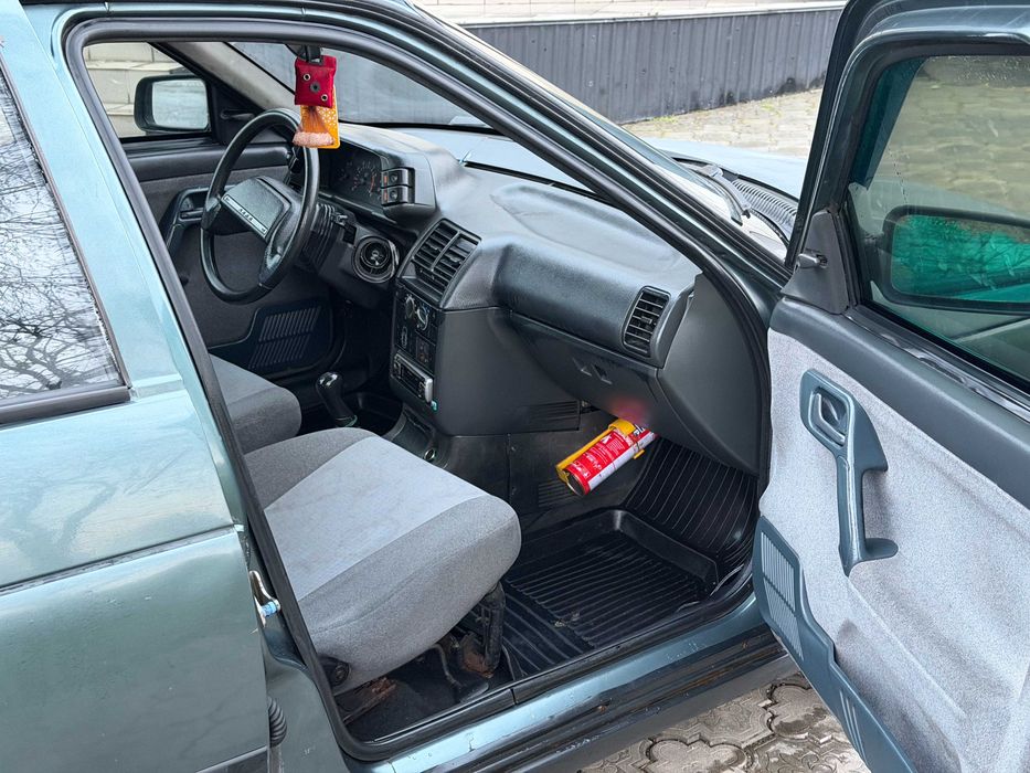 Продам Ваз 21112 2008 год 1.6 8кл газ-4пок.