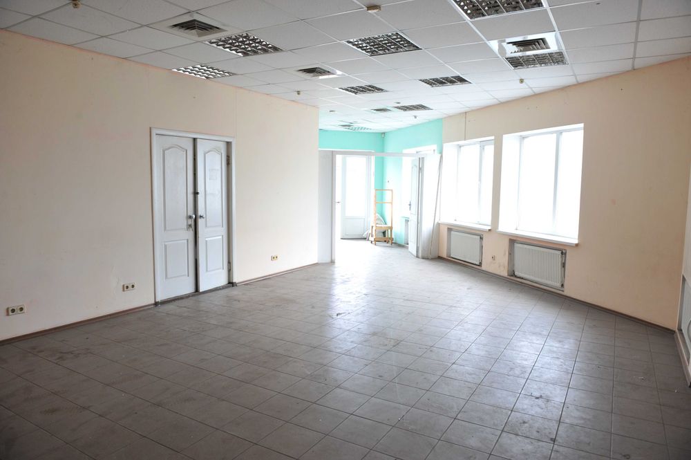 Продаж приміщення під МАГАЗИН – КАФЕ з літнім майданчиком у м. Сміла