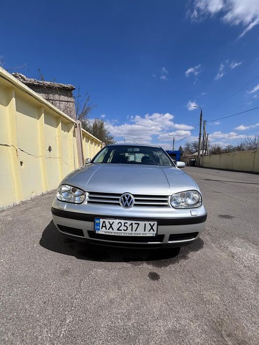 Фольксваген гольф IV 1.4L.2003