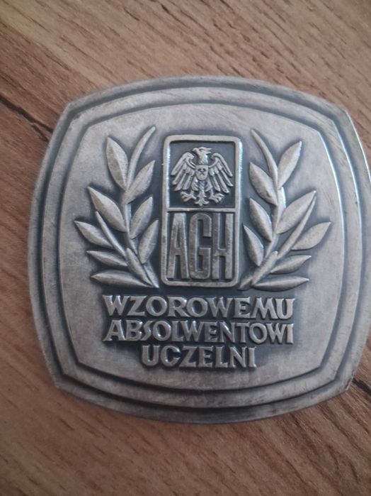 Medale Wzorowy Absolwent Uczelni