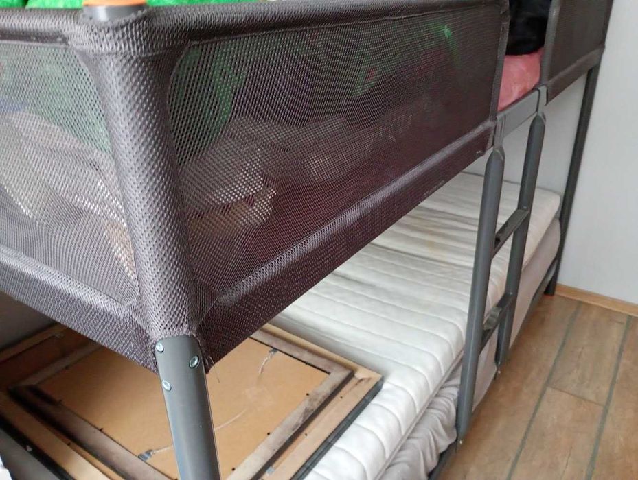 Łóżko piętrowe, metalowe IKEA.