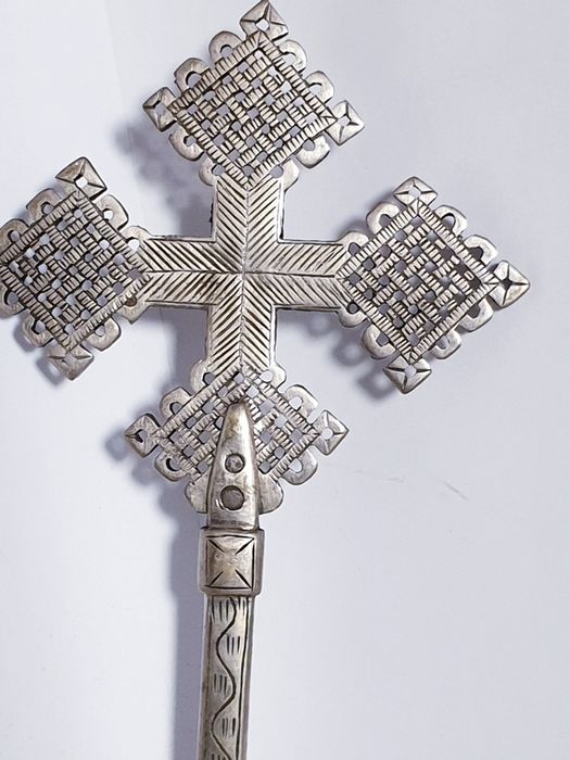 Grande antiga cruz copta de mão