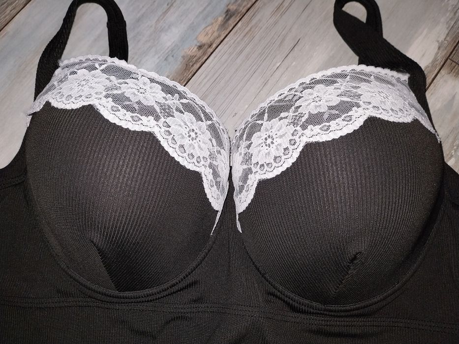 Piękny elegancki strój kąpielowy