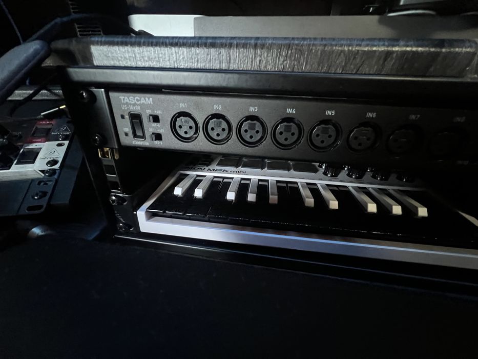 Interface de Áudio Tascam US-16x08 – Como Nova (Com Fatura e Caixa)